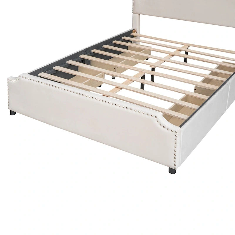 Lit plateforme Velvet Queen avec 4 tiroirs et garniture cloutée