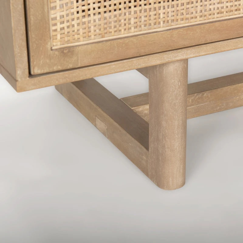 Buffet en bois massif marron clair avec cannage et 4 portes