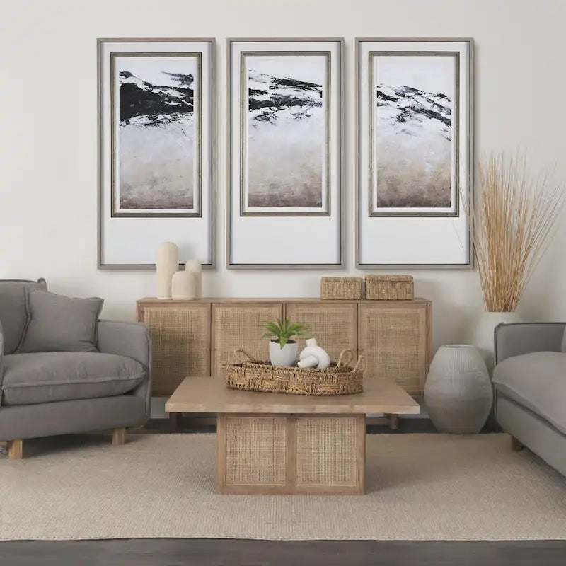 Buffet en bois massif marron clair avec cannage et 4 portes